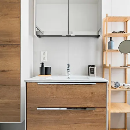 Apartment Cozy, Generous - 10 Min To City-centre - Contactless 24h Check-in