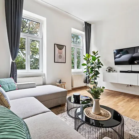 Cozy, Generous - 10 Min To City-centre - Contactless 24h Check-in Apartment