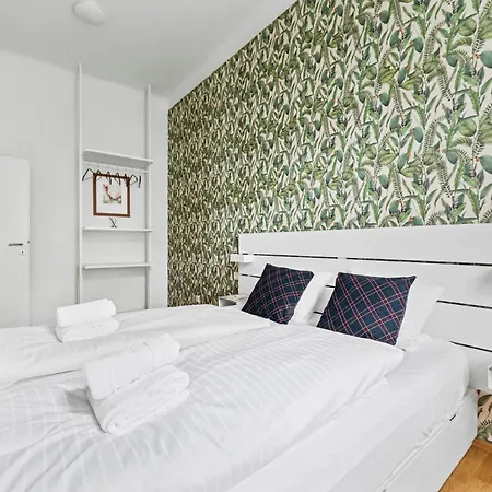 Cozy, Generous - 10 Min To City-centre - Contactless 24h Check-in Apartment