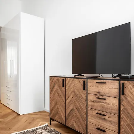 Easy Flat Hernals Apartment *