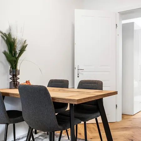 Easy Flat Hernals Apartment