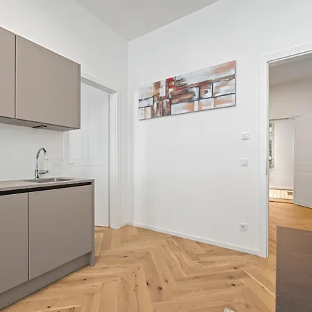 Easy Flat Hernals Apartment