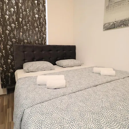 Grey Palazzo 1050 Aparthotel