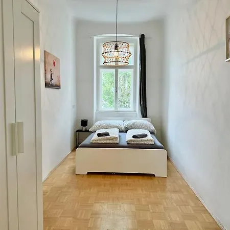 130 M2 Spacious 5 Bedroom * Vienna