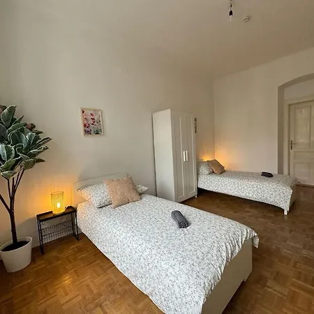 Apartment 130 M2 Spacious 5 Bedroom *