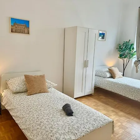 130 M2 Spacious 5 Bedroom *