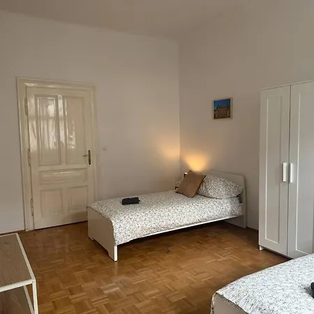 Apartment 130 M2 Spacious 5 Bedroom