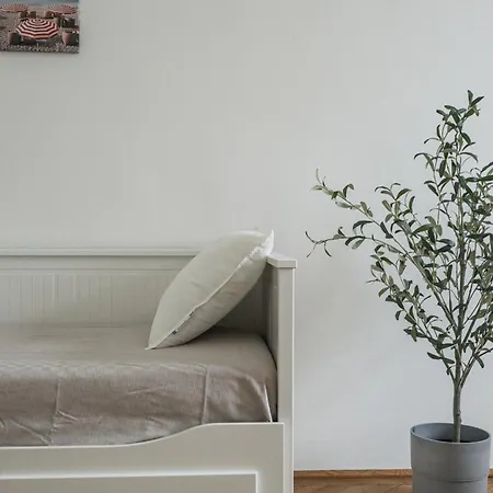 Apartment Family & Friends Hub *