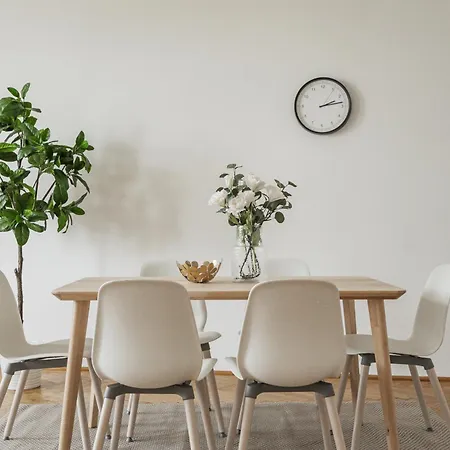Apartment Family & Friends Hub