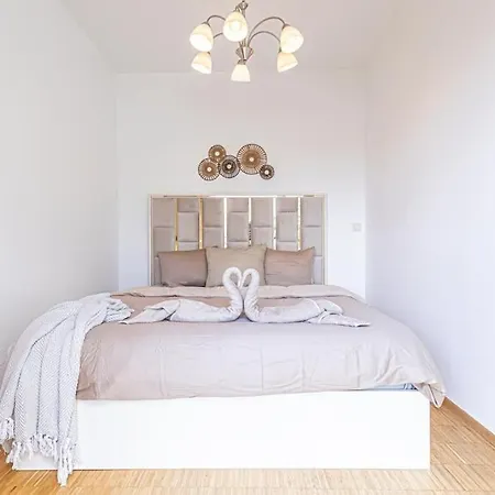 Super Luxury Apt, Only 12min To Ferris Wheel *