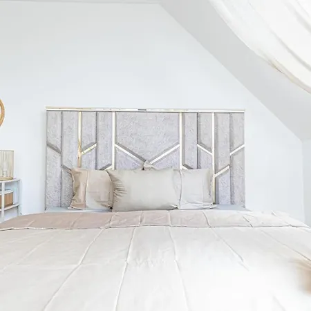 Super Luxury Apt, Only 12min To Ferris Wheel Apartmán *
