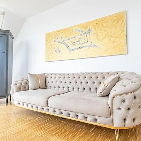 Apartmán Super Luxury Apt, Only 12min To Ferris Wheel
