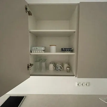 Modern Apartment *