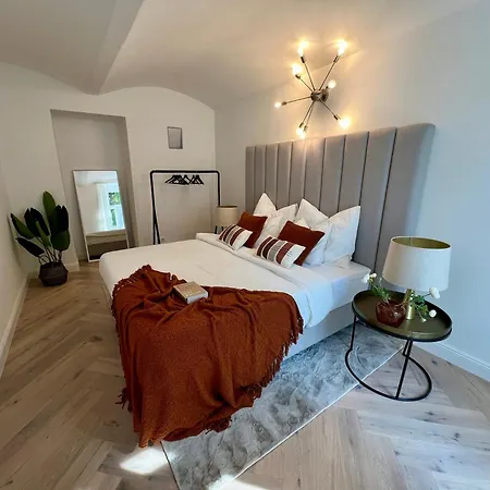 Luxury Living - 1130