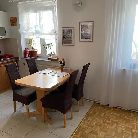 Vacationbase I Subway I Airport I Main Station Apartment *