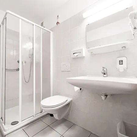 Hotel Lenas Donau 3*