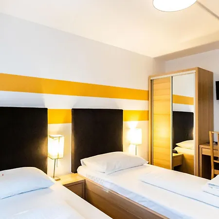 Hotel Lenas Donau 3*