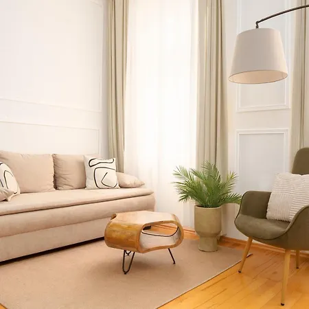 Apartment Long Term I 2 Min To U1 Columbusplatz I High Speed Wifi Vienna