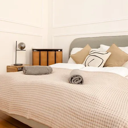 Apartment Long Term I 2 Min To U1 Columbusplatz I High Speed Wifi