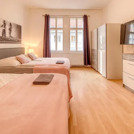 Apartment Long Term I 2 Min To U1 Columbusplatz I High Speed Wifi