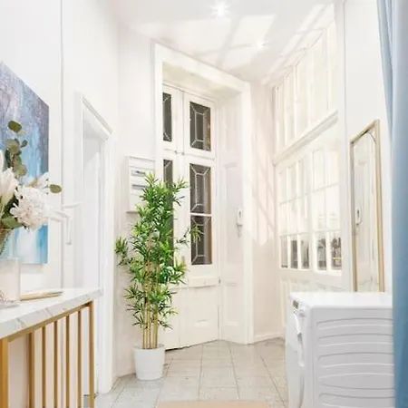Apartment Very Spacious Close To Akh Vienna