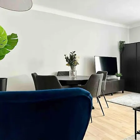 Private Balcony At Top Location Next To Subway Apartment Vienna