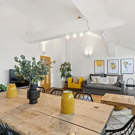 Spacious Next To Shopping Mall Apartment Vienna