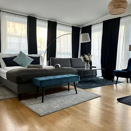 Amazing Terrace, Close To Viennas Biggest Shopping Street *