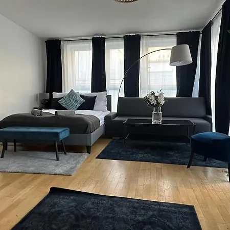 Apartment Amazing Terrace, Close To Viennas Biggest Shopping Street