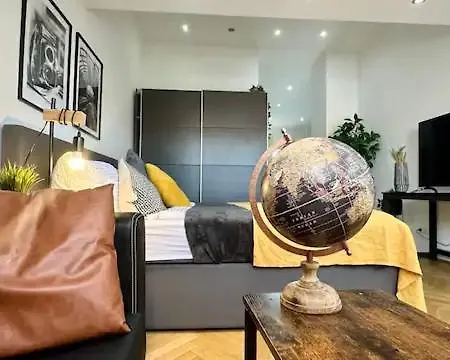 Designer Apartments, 2 Min To U1 Reumannplatz Apartment *