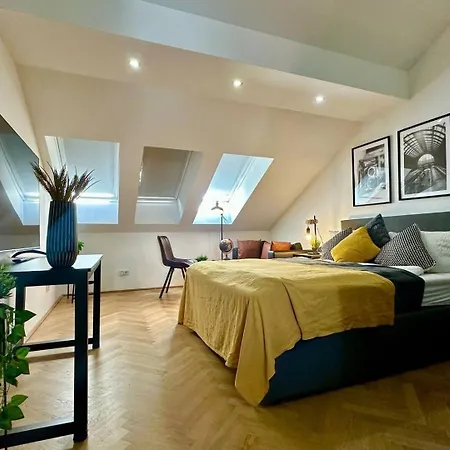 Designer Apartments, 2 Min To U1 Reumannplatz Apartment *