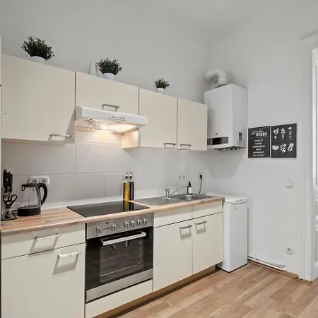 Apartment, Central, 2 Min To U1 Keplerplatz Vienna