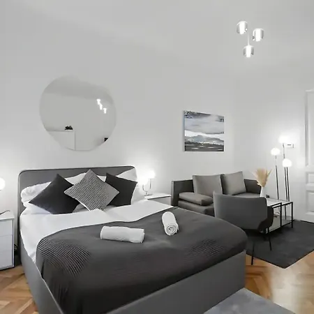Apartment, Central, 2 Min To U1 Keplerplatz Apartment *