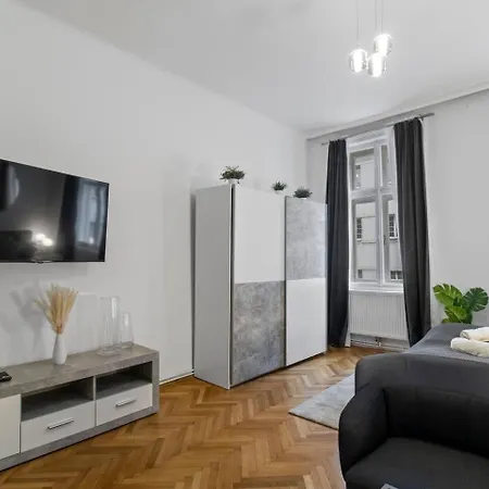 Apartment, Central, 2 Min To U1 Keplerplatz * Vienna