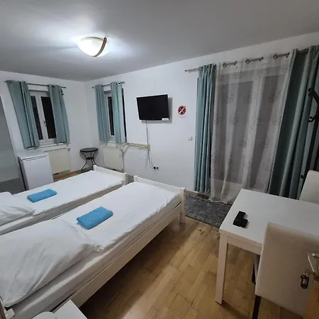 Nr 11 Homestay *