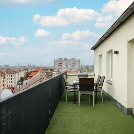 Exclusive 2-bedroom Loft With Scenic Rooftop Views * Vienna
