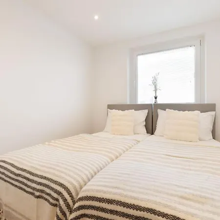 Exclusive 2-bedroom Loft With Scenic Rooftop Views