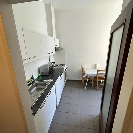 Apartment Fuer 4 Personen In 1180 Vienna