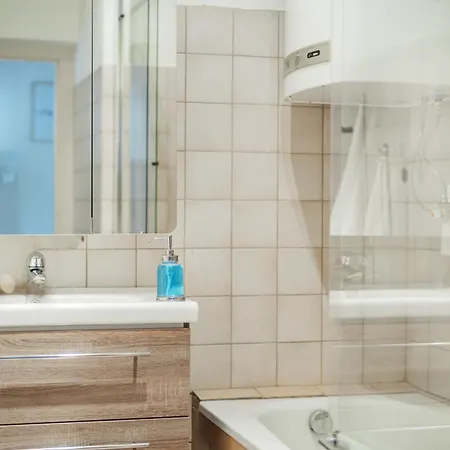 Gemuetliche 2-zimmer Im Herzen Wiens Apartment *