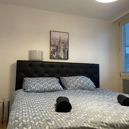 Spacious 90m2 Maisonette With Free Parking *