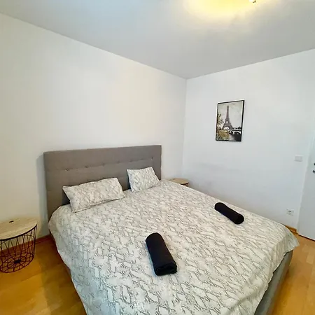 Apartmán Spacious 90m2 Maisonette With Free Parking Vídeň