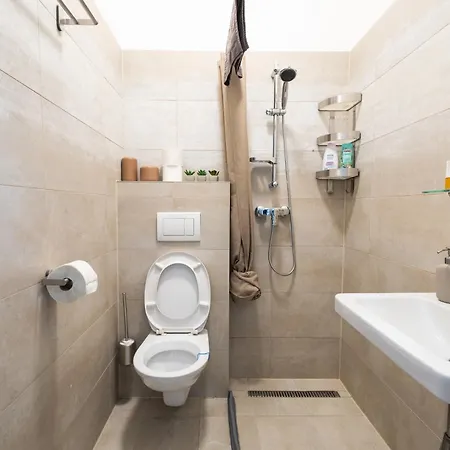 Apartment Market Retreat Near Hbh