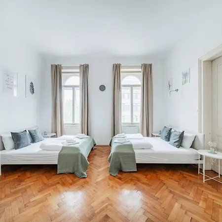 Mit 9 Schlafplaetze Apartment Vienna