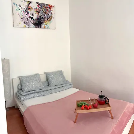 Big And Comfortable Mariahilfer Apartment