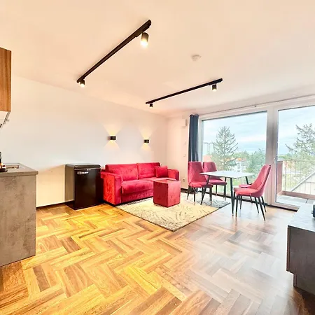 Apartment Mit Balkon *