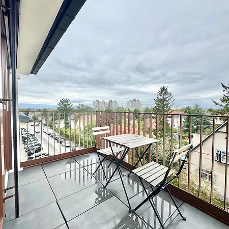 Mit Balkon