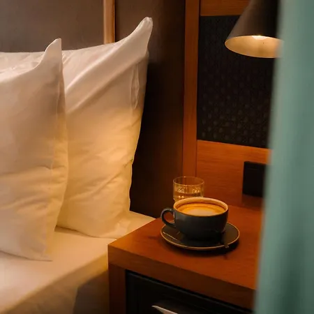 Otel Schani Uno 4*
