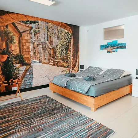 Danube Island 3 * Bécs