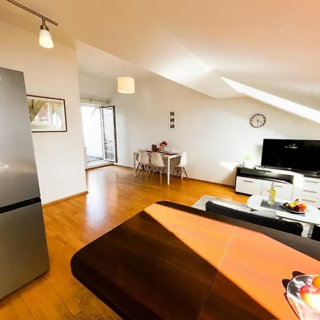 Apartment Sonniges Mit Terrasse, 15min Ins Zentrum Vienna