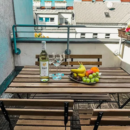 Apartment Sonniges Mit Terrasse, 15min Ins Zentrum *